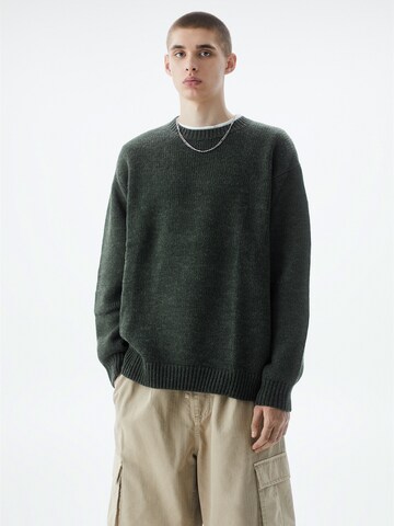 Pull&Bear Sweater in Green: front