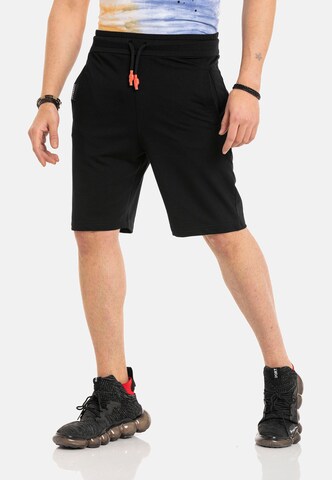 CIPO & BAXX Regular Shorts in Schwarz