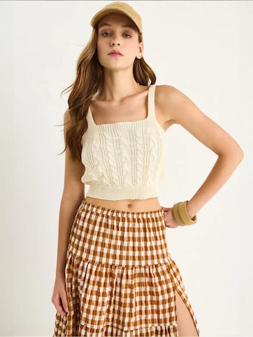 Bianco Lucci - Top de malha em bege: frente