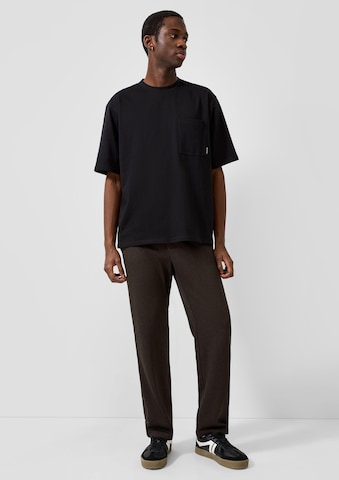 QS Regular Broek in Zwart: voorkant