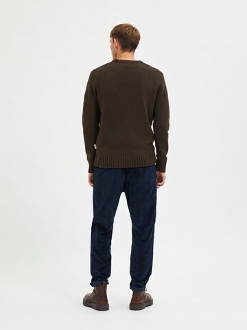 SELECTED HOMME Pullover i brun
