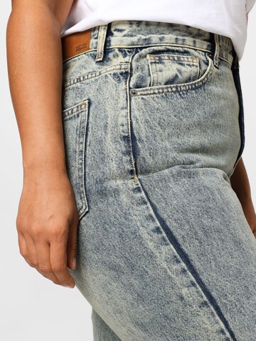 Nasty Gal Plus Regular Jeans in Blauw