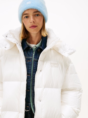 Palton de iarnă 'Alaska' de la Tommy Jeans pe alb