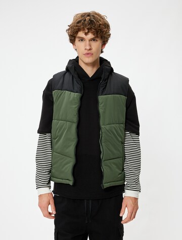 Koton Vest in Green: front