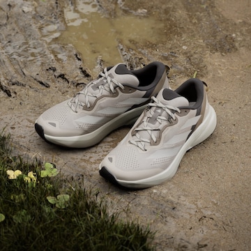 Chaussure de course 'Tracefinder Plus' ADIDAS TERREX en beige