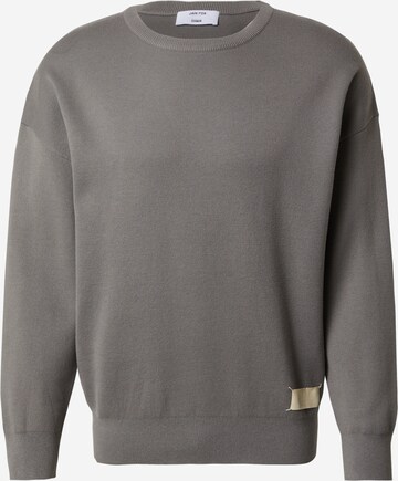 DAN FOX APPAREL Sweater 'Sascha' in Grey: front