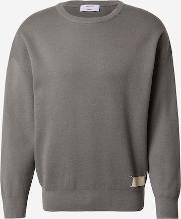 Pull-over 'Sascha' DAN FOX APPAREL en gris : devant