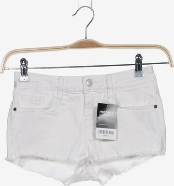TOPSHOP Shorts in S in White: front