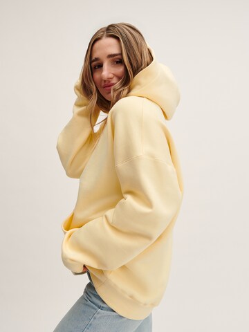 Tatiana Zidekova Μπλούζα φούτερ σε κίτρινο