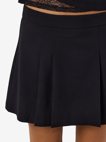 Noisy may Rock 'NMPHOEBE' in Schwarz