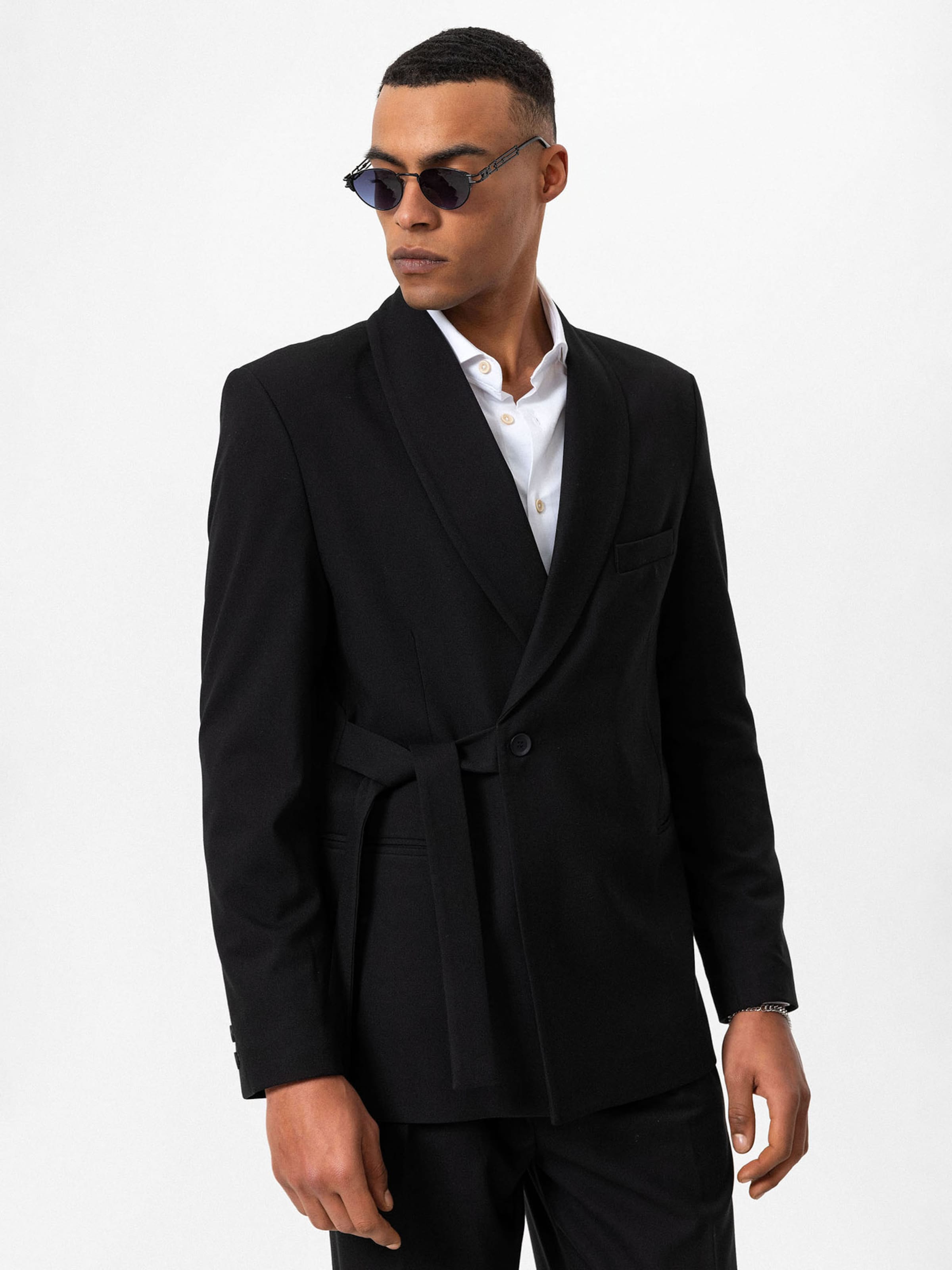 juoda Antioch Standartinis modelis Klasikinis švarkas