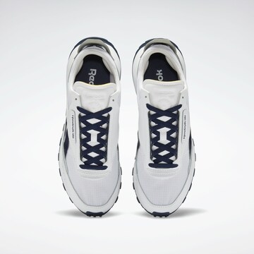 Sneaker bassa 'Legacy' di Reebok in bianco