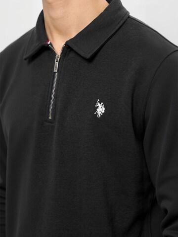 Pulover ' UMDag ' de la U.S. POLO ASSN. pe negru: față