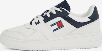 Tommy Jeans Matalavartiset tennarit 'RETRO BASKET ESS' värissä sininen: etupuoli