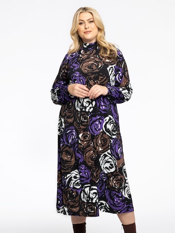 Robe Yoek en noir : devant