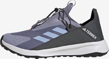 ADIDAS TERREX Lage schoen 'Voyager 21' in Lila: voorkant