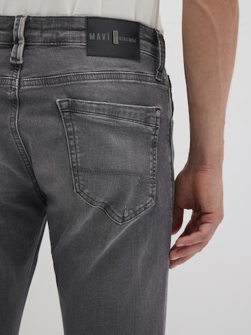 Coupe slim Jean 'JAMES' Mavi en gris