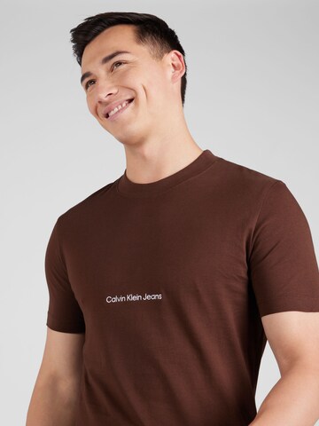 Calvin Klein Jeans T-Shirt in Braun