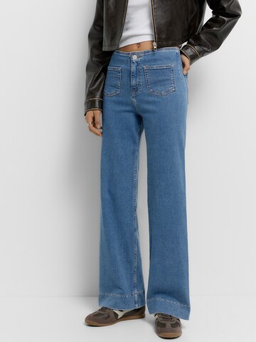 Pull&Bear Wide leg Jeans in Blue: front