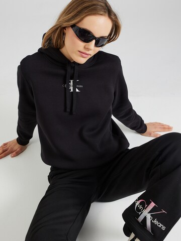Calvin Klein Jeans Regular Sweatshirt in Schwarz: Vorderseite
