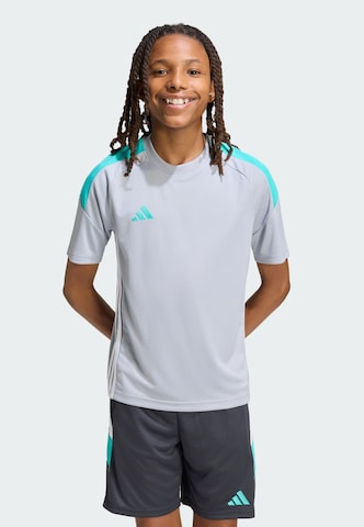 ADIDAS PERFORMANCE - Camisa funcionais 'Tiro 26 Essentials' em cinzento: frente