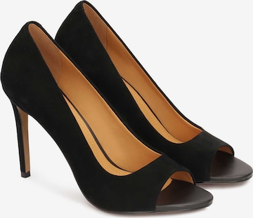 Kazar Pumps in Black