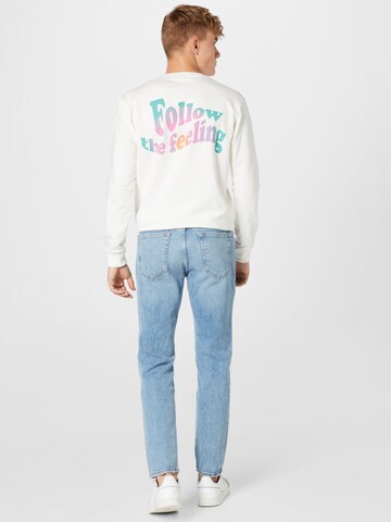 Abercrombie & Fitch Tapered Jeans in Blau