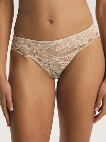 ESOTIQ Panty 'Slip Vivian, florale Spitze, mit Baumwollzwickel, normale Leibhöhe' in Beige: Vorderseite