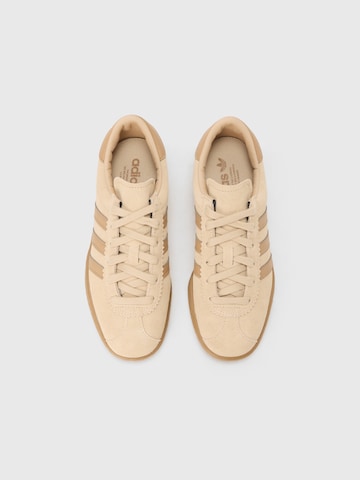 ADIDAS ORIGINALS Σνίκερ χαμηλό 'STADT' σε μπεζ