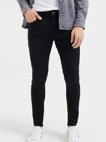 WE Fashion Skinny Jeans in Black: front