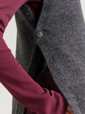 s.Oliver BLACK LABEL Pullunder in Grey