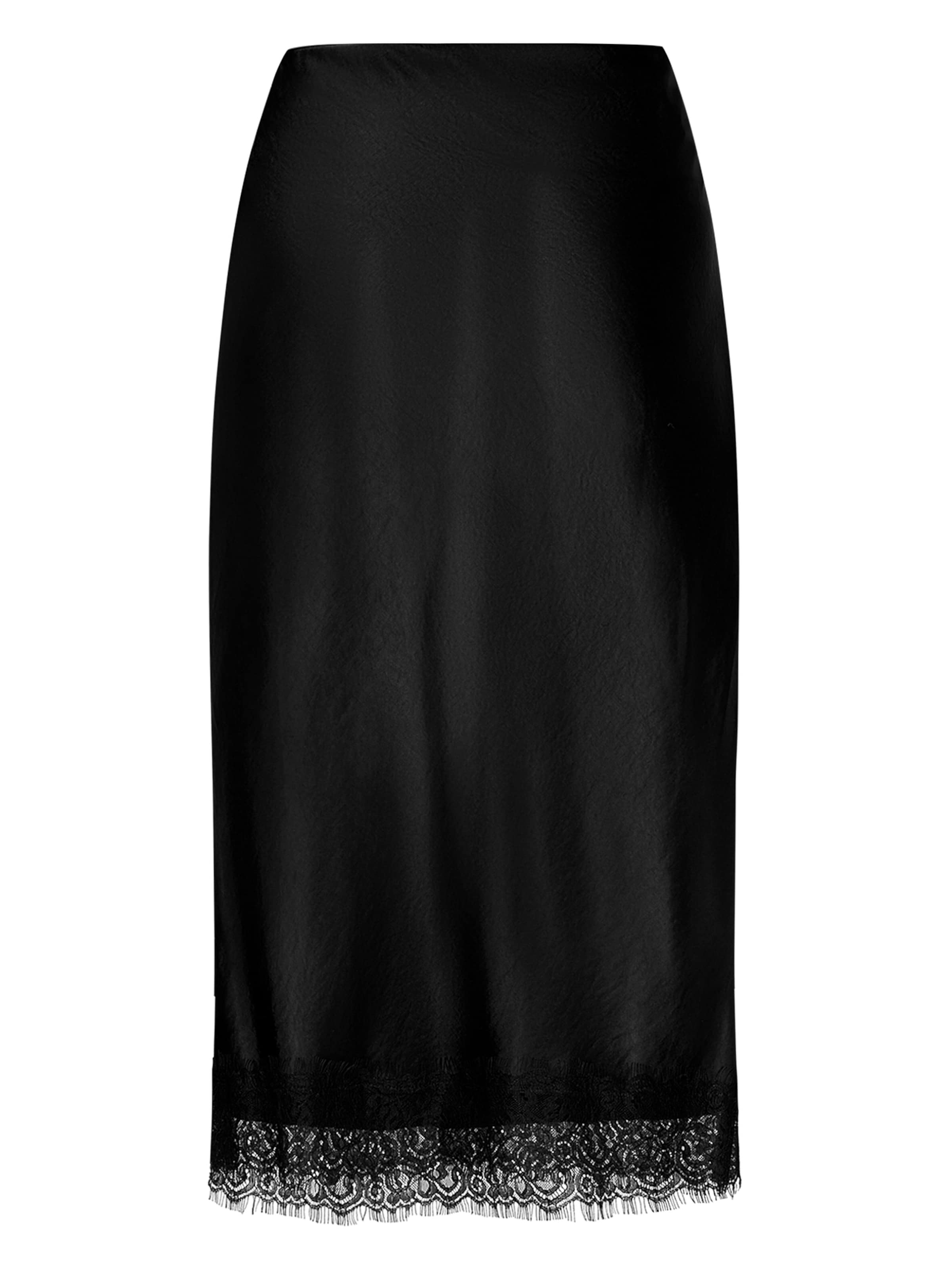 Gonna di zero in nero