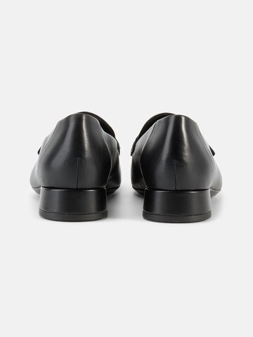 VAGABOND SHOEMAKERS - Sapato Slip-on 'DEBBI' em preto