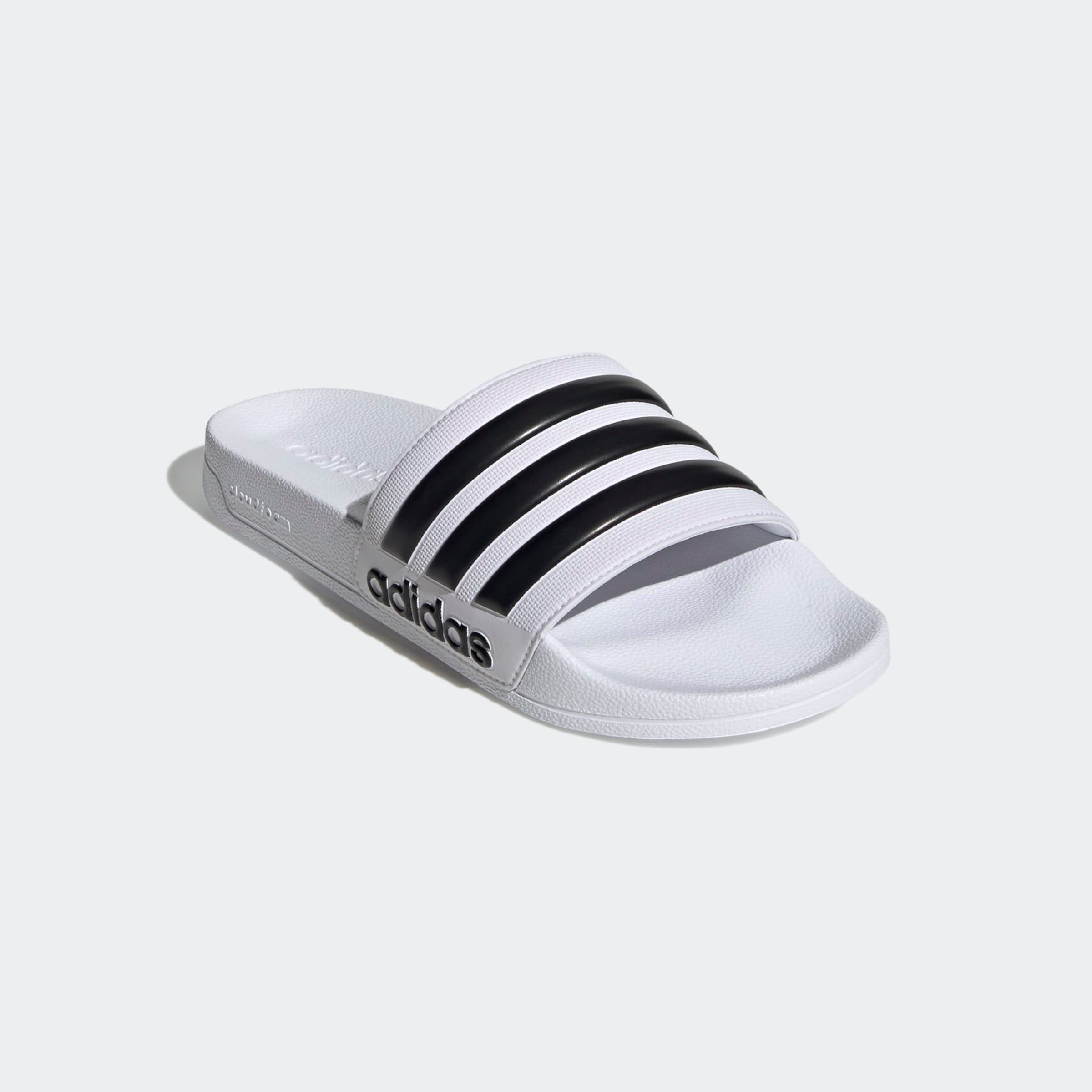 Claquettes Tongs Adilette ADIDAS SPORTSWEAR en Blanc ABOUT YOU