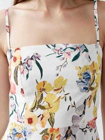 Hiccup - Vestido em branco