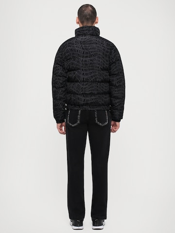 Geacă de iarnă de la Versace Jeans Couture pe negru