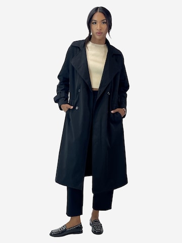 Elara Tussenmantel in Zwart