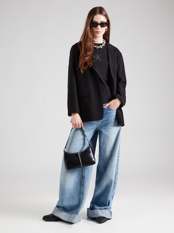 Top de la Calvin Klein Jeans pe negru
