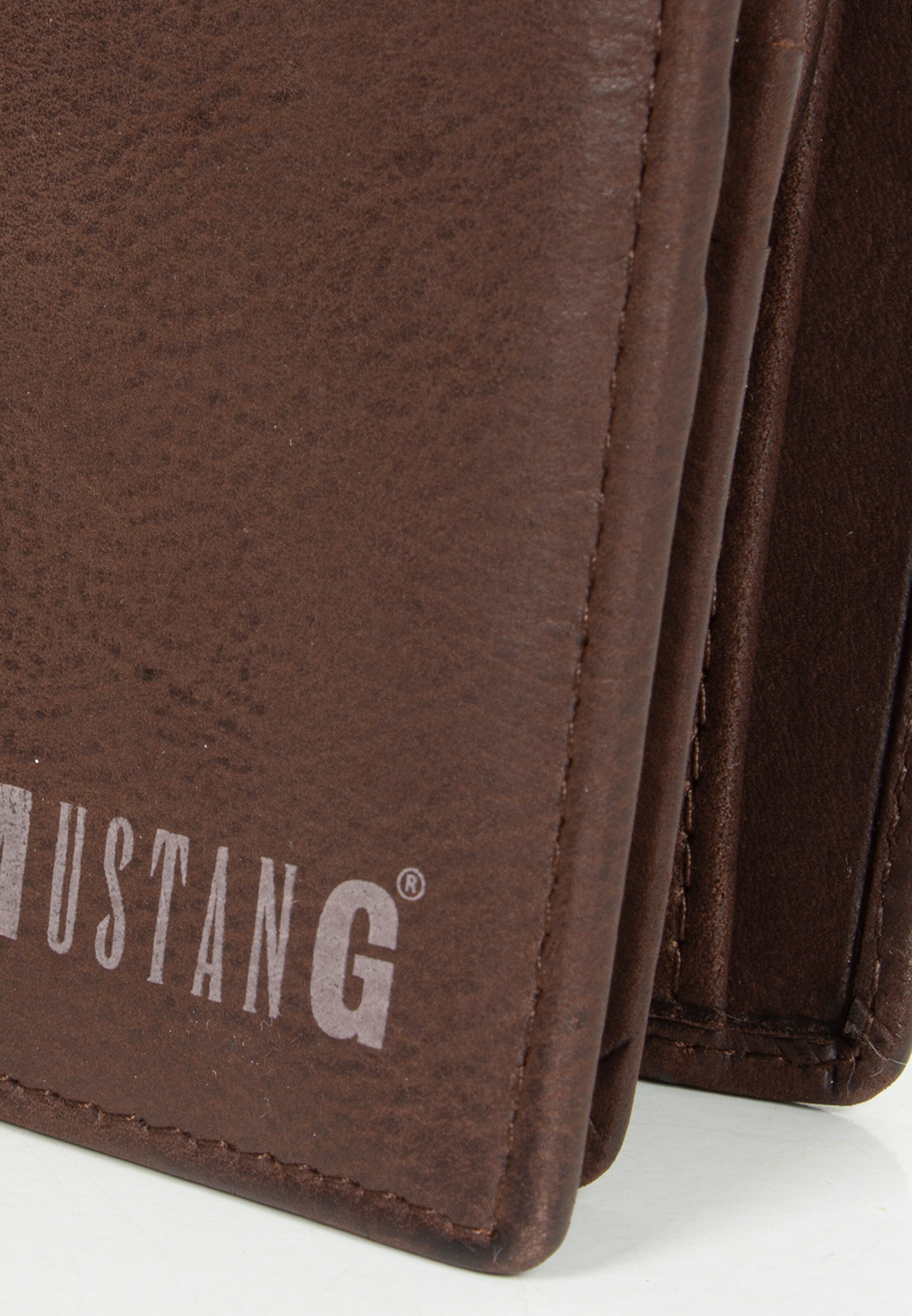 MUSTANG Portemonnaie in Braun