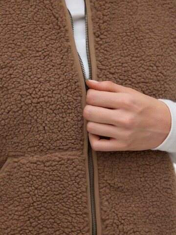Gilet 'VMJosefine' di VERO MODA in beige