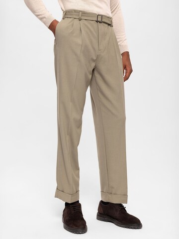regular Pantaloni con pieghe di Antioch in verde