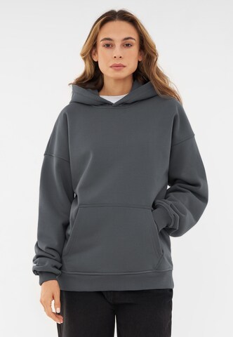 Felpa 'Cody Oversized' di Johnny Urban in grigio: frontale