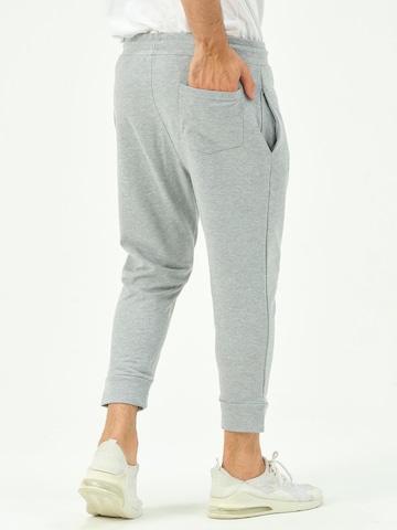 Effilé Pantalon C&City en gris