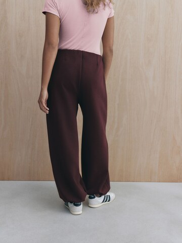 self. Tapered Hose in Rot