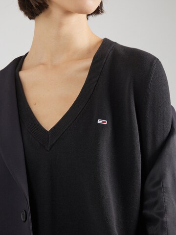 Tommy Jeans Sweter 'Essential' w kolorze czarny