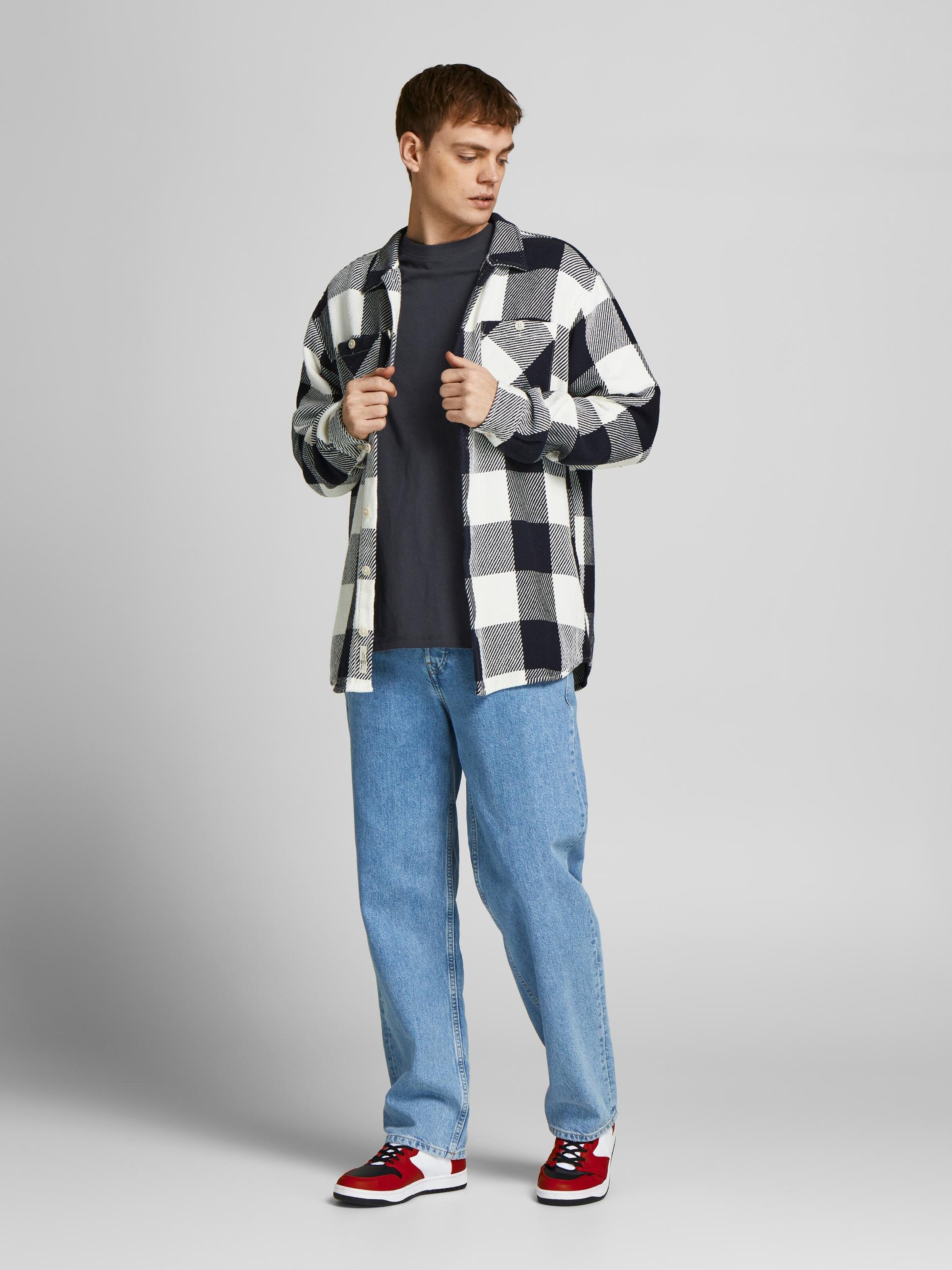 Männer Shirts JACK & JONES T-Shirt in Schwarz - AB09783 Männer Shirts JACK & JONES T-Shirt in Schwarz - AB09783