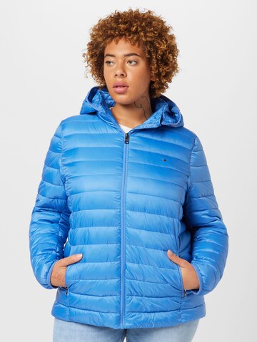 Veste mi-saison Tommy Hilfiger Curve en bleu : devant