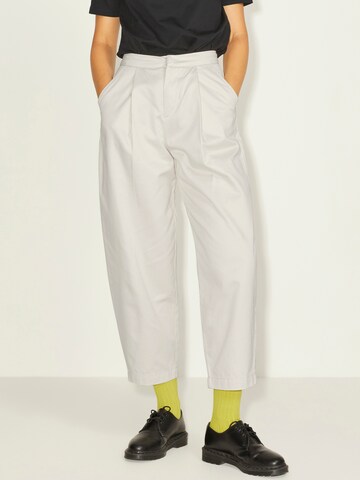 JJXX Loose fit Pleat-front trousers 'JXZOE' in White: front