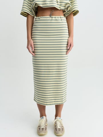 FEMSSY Rock 'LONGA STRIPE SKIRT'‌ in Gelb: Vorderseite