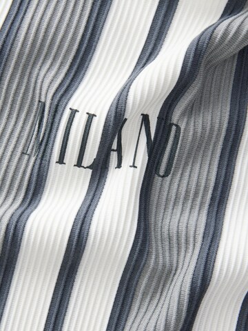 Next Shirt in Grey